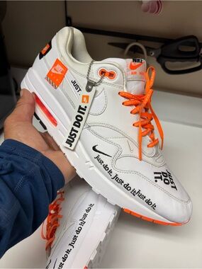 Brand New Nike Men's White Air Max 1 Just Do It Sneakers Size: 12 AO1021-100